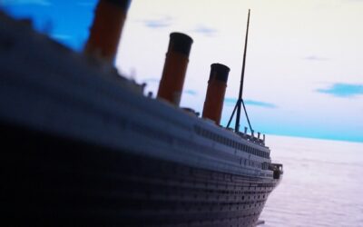 The Incredible Titanic VS Cruise Ship